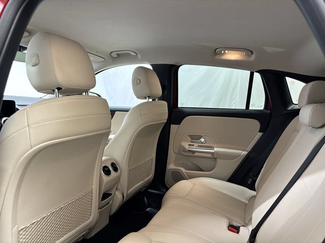 Used 2021 Mercedes-Benz GLA 250 4MATIC image 13