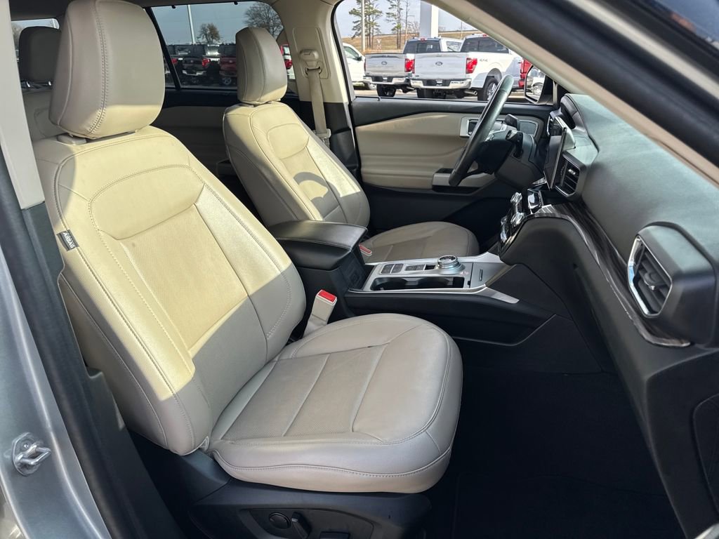 Used 2023 Ford Explorer Limited w/ Equipment Group 301A image 12