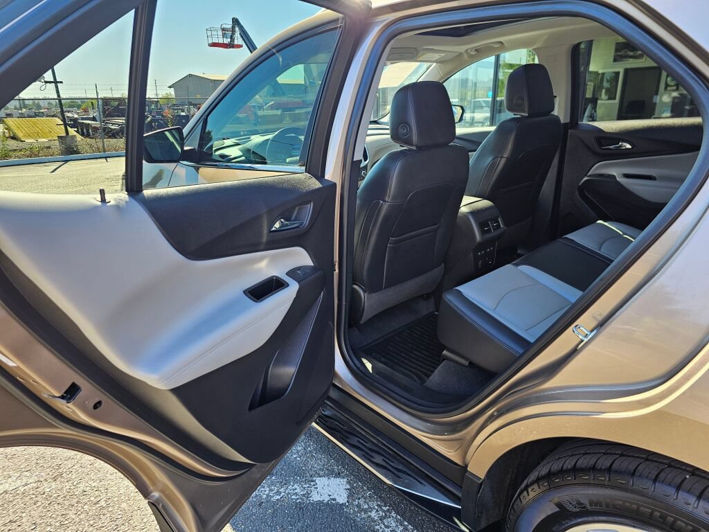 Used 2018 Chevrolet Equinox Premier AWD/4WD image 12