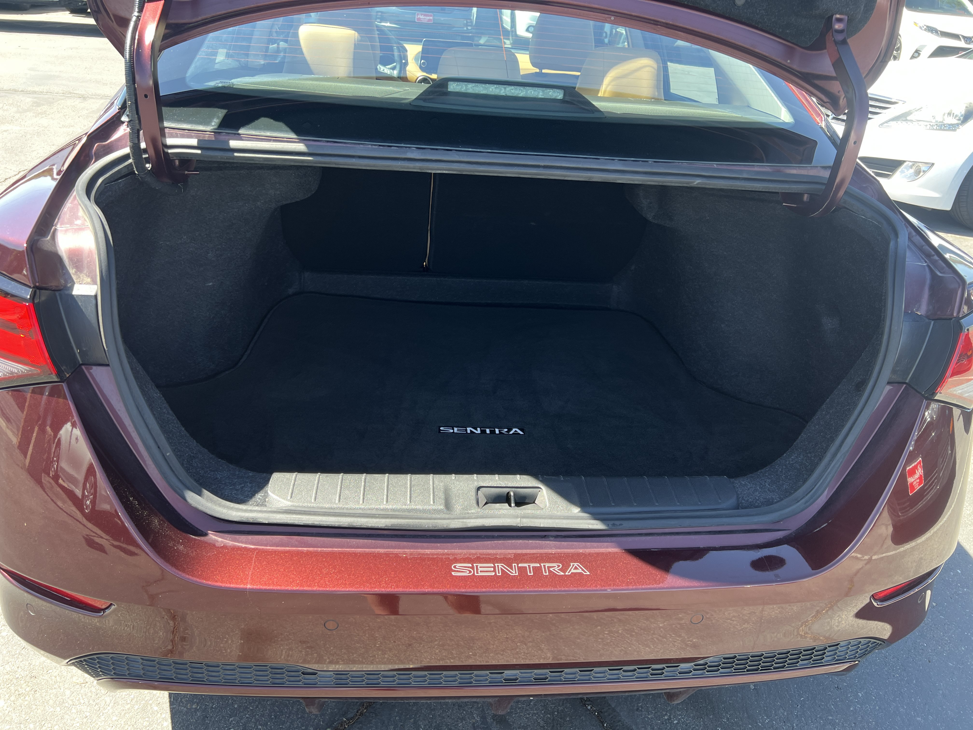 Used 2021 Nissan Sentra SV w/ SV Premium Package FWD image 13