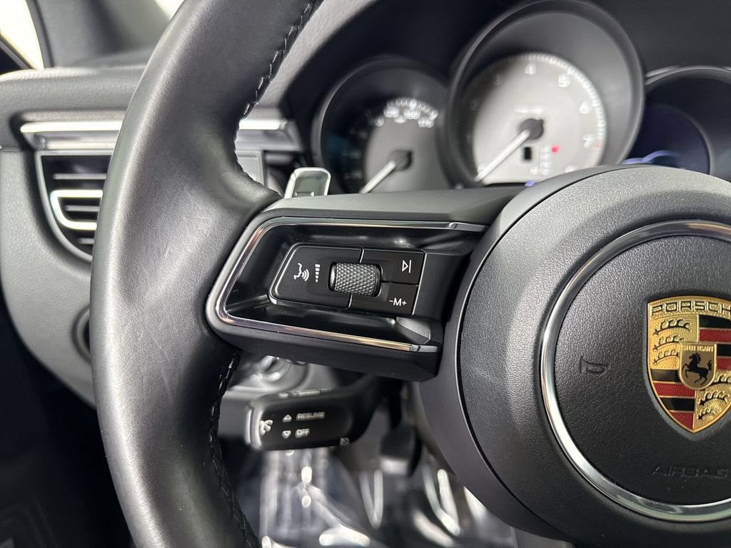 Certified 2022 Porsche Macan S AWD/4WD image 38