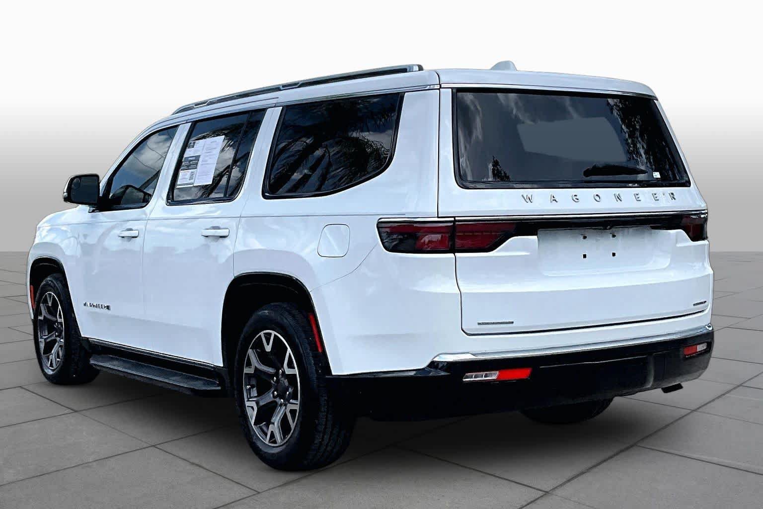 Used 2023 Jeep Wagoneer Series III w/ Convenience Group I AWD/4WD image 12
