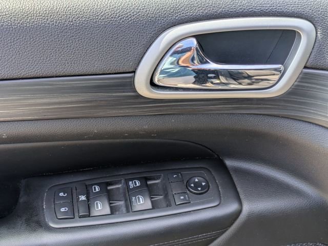 Used 2019 Jeep Grand Cherokee Altitude RWD image 10