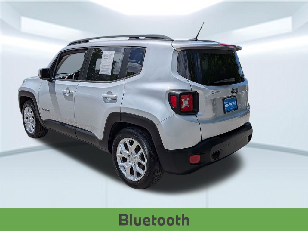 Used 2017 Jeep Renegade Latitude w/ Popular Equipment Group FWD image 4