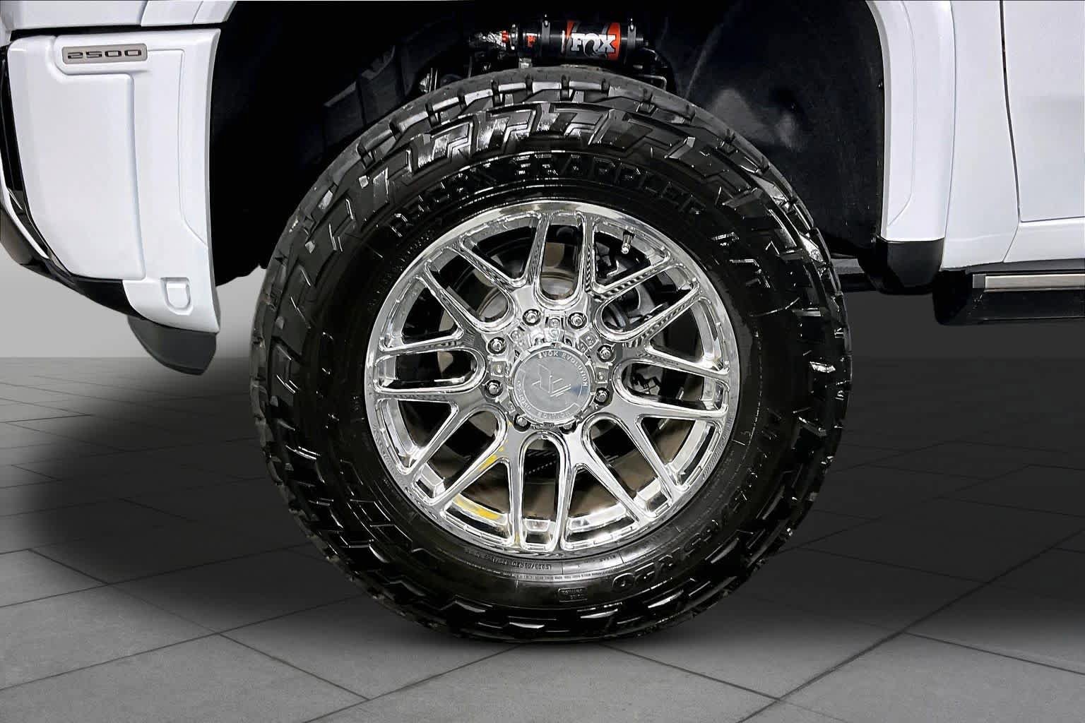 Used 2026 GMC Sierra 2500 Denali Ultimate AWD/4WD image 11