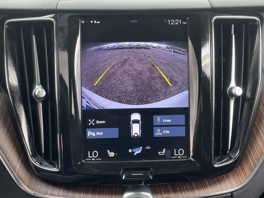 Used 2021 Volvo XC60 T5 Momentum w/ Premium Package image 15