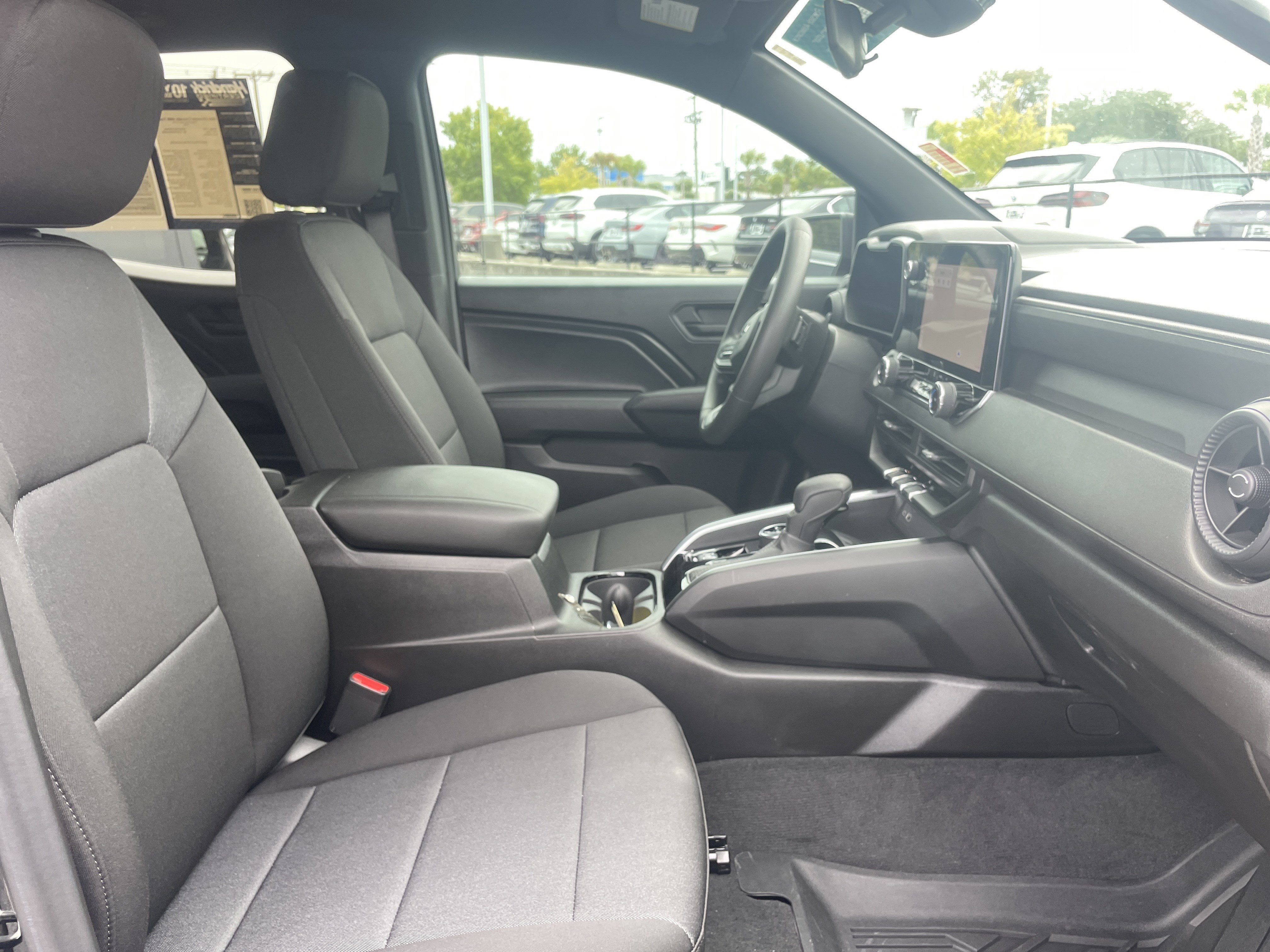 Used 2024 Chevrolet Colorado Trail Boss w/ LPO, Dark Essentials Package AWD/4WD image 31