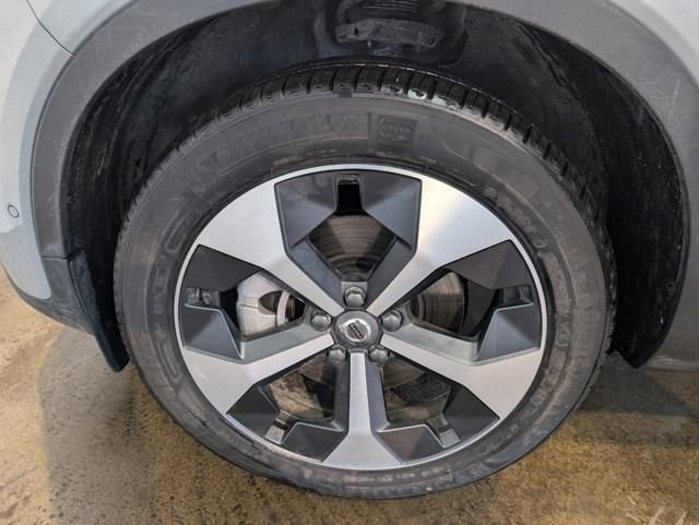 Used 2026 Volvo XC40 B5 Plus w/ Protection Package Premier image 7