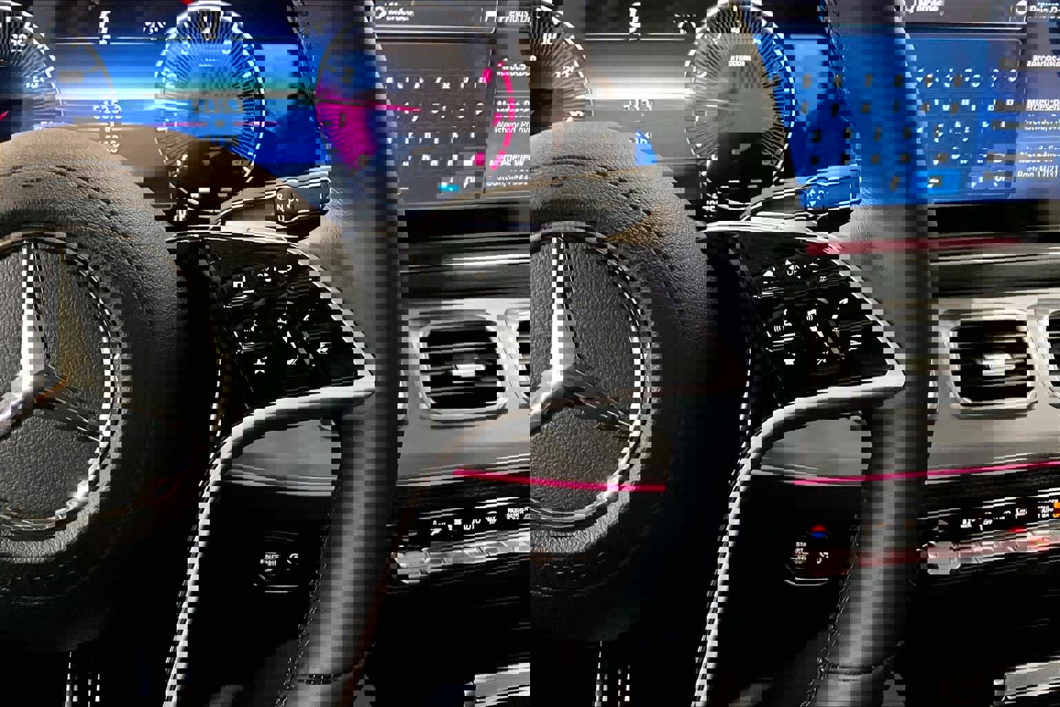 Used 2025 Mercedes-Benz GLE 350 4MATIC image 25