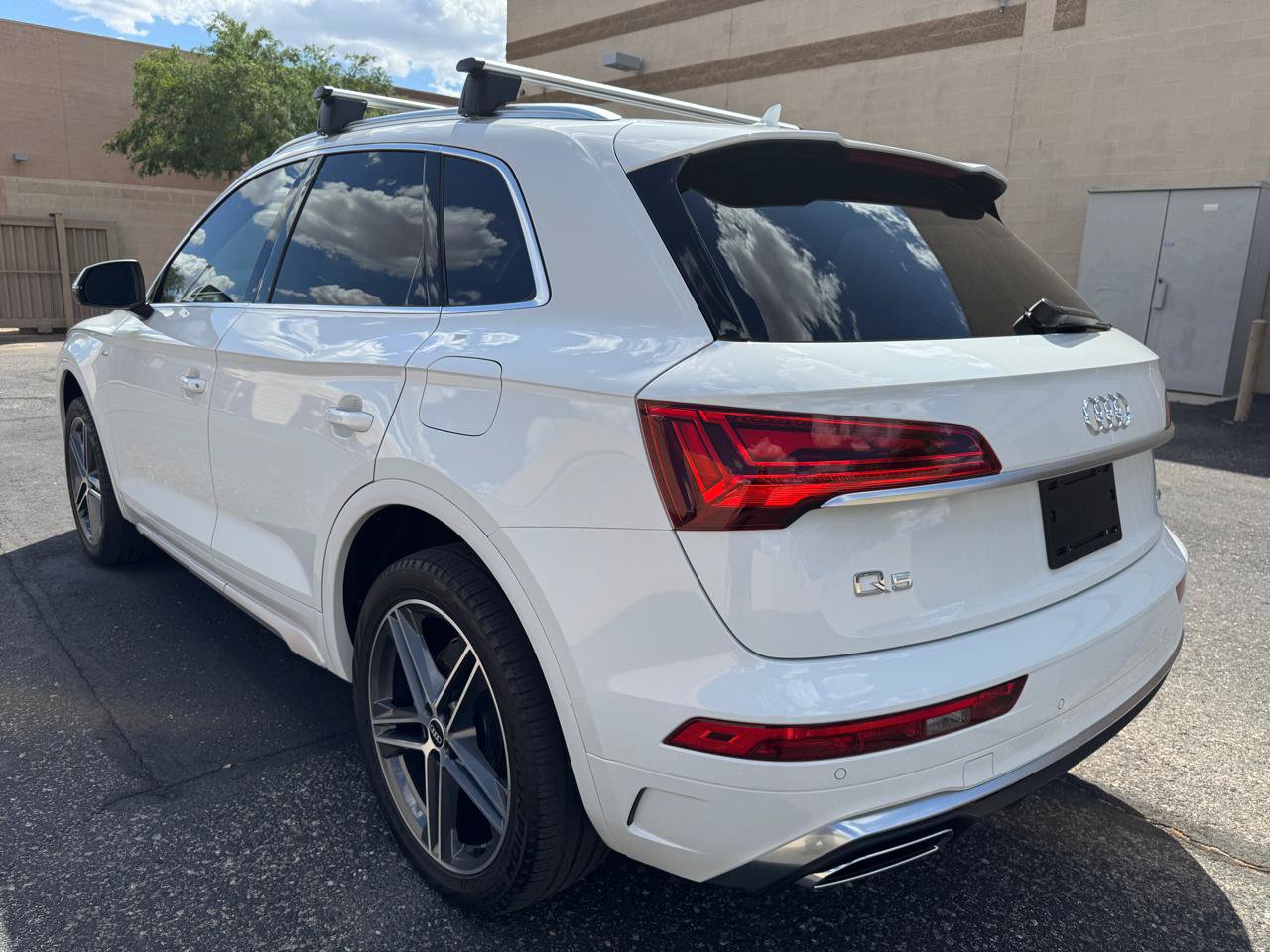 Used 2021 Audi Q5 e Premium Plus w/ Premium Plus Package AWD/4WD image 6