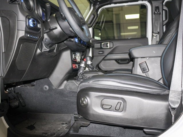 Used 2024 Jeep Wrangler Unlimited Rubicon 4xe image 9