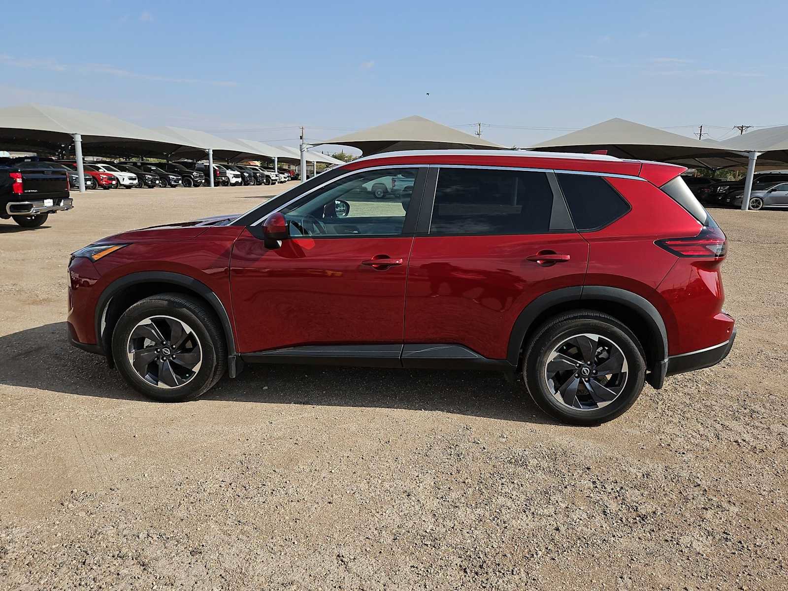 Used 2026 Nissan Rogue SV w/ SV Premium Package FWD image 5