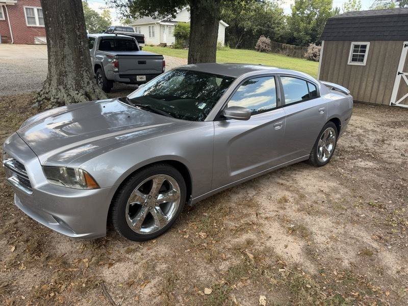 Used 2013 Dodge Charger SE w/ Connectivity Group RWD image 1
