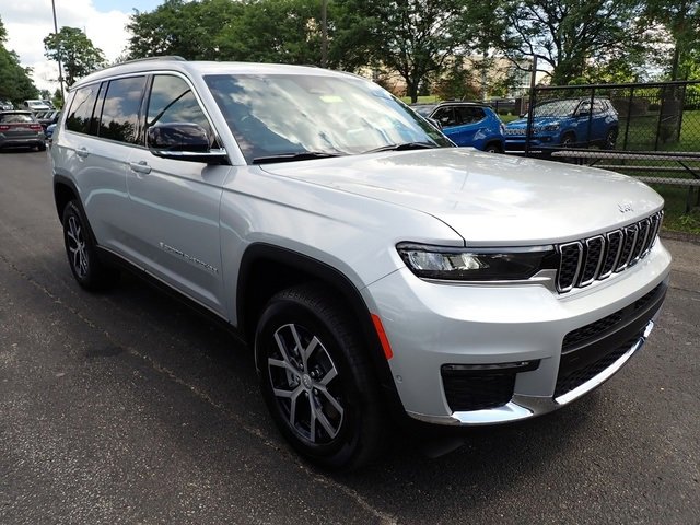 New 2025 Jeep Grand Cherokee L Limited w/ Luxury Tech Group II image 8