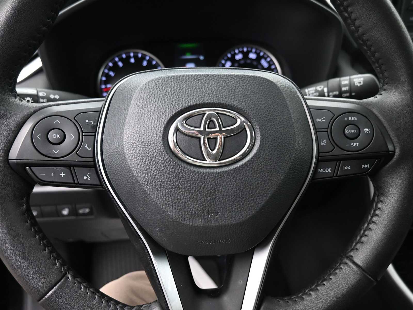 Used 2022 Toyota RAV4 XLE image 6