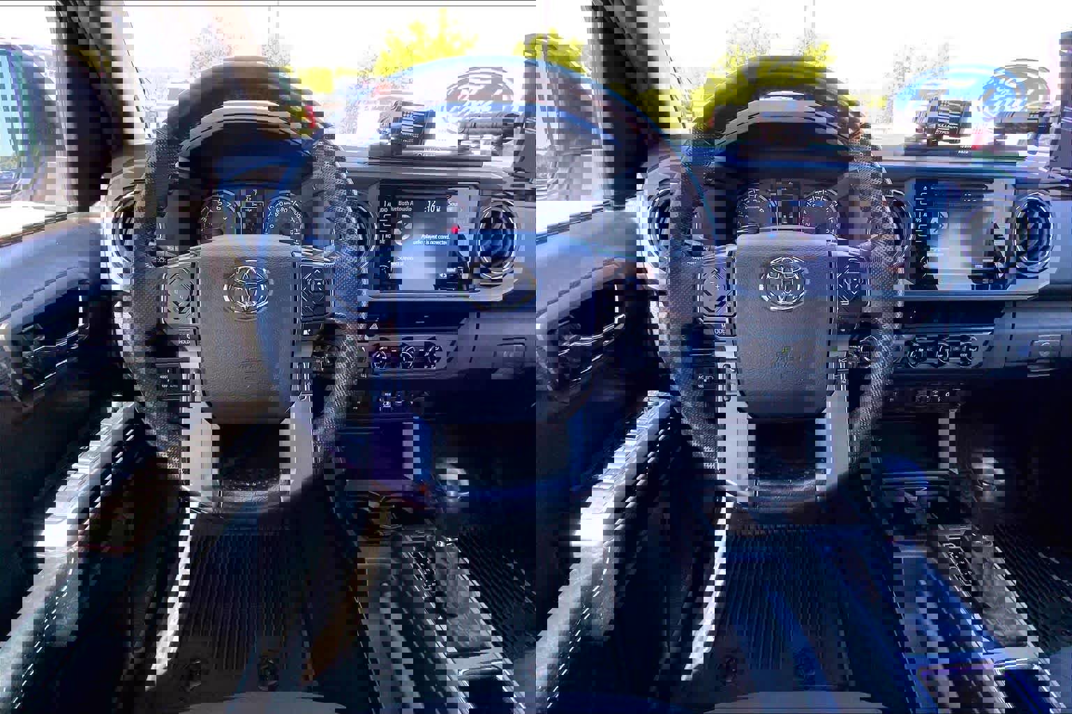 Used 2018 Toyota Tacoma TRD Off-Road image 6