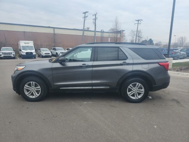 Used 2024 Ford Explorer XLT w/ Equipment Group 202A image 8
