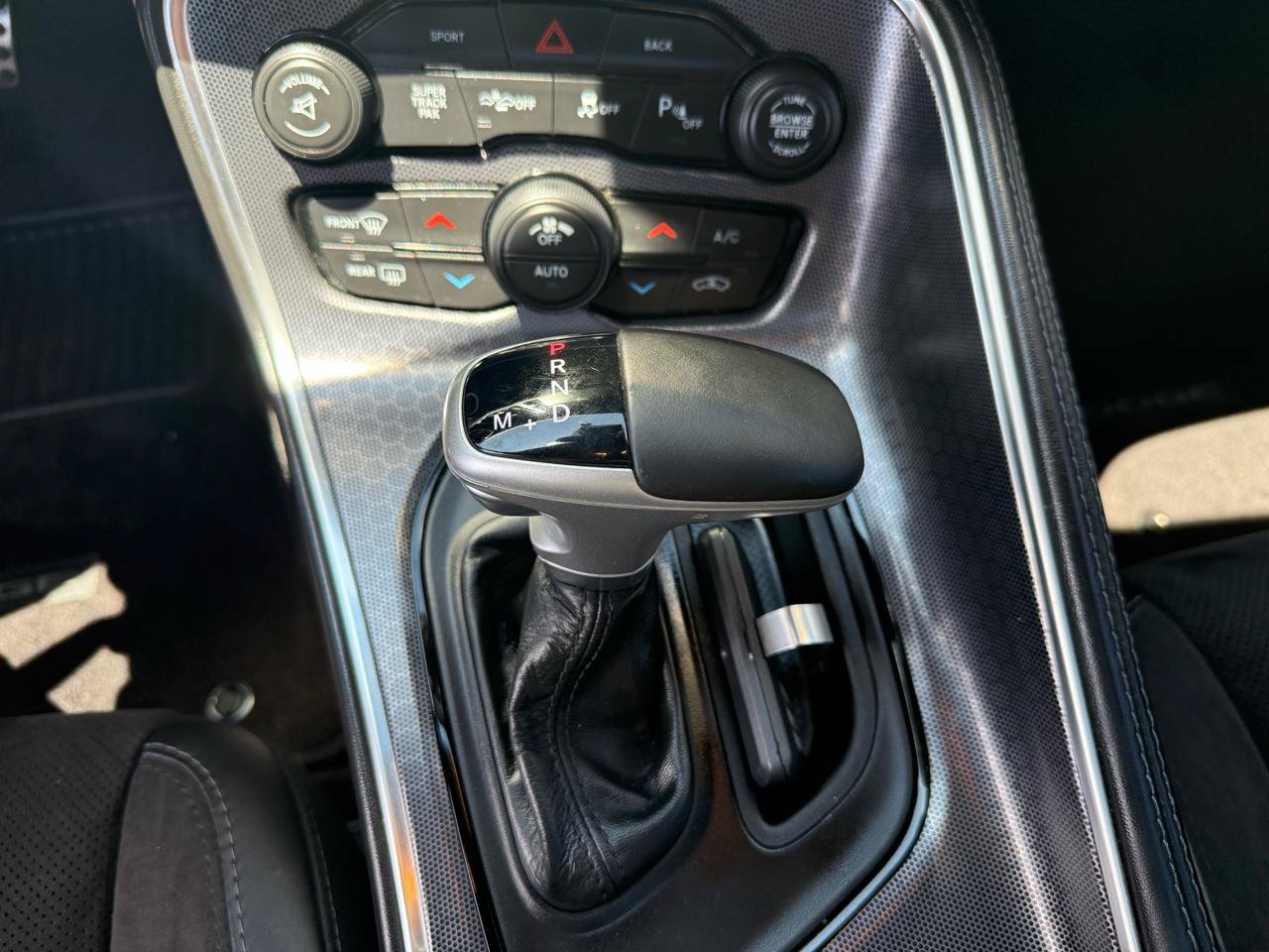 Used 2016 Dodge Challenger R/T Scat Pack w/ Leather Interior Group RWD image 21