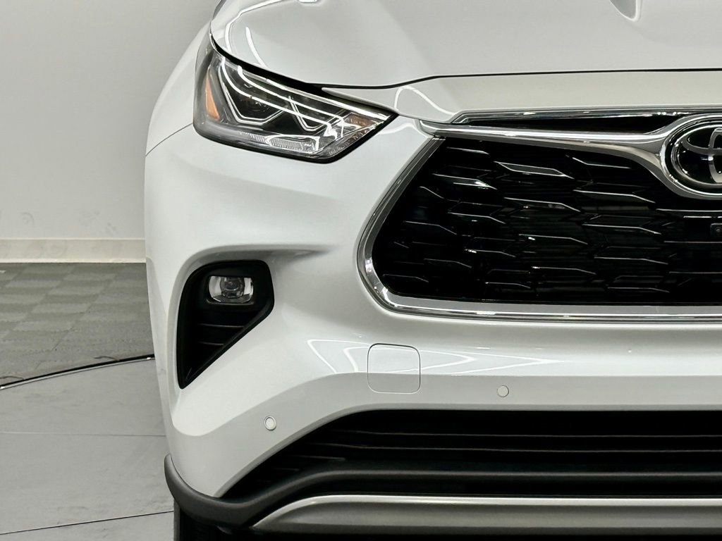 Used 2026 Toyota Highlander Platinum image 7