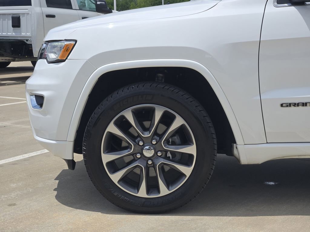 Used 2017 Jeep Grand Cherokee Overland AWD/4WD image 8