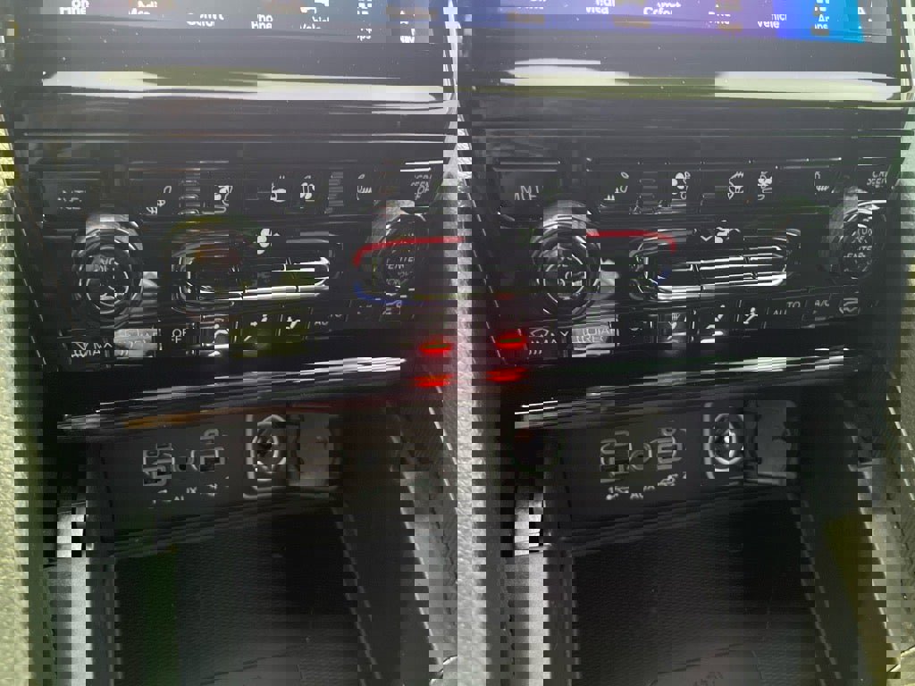 New 2025 Jeep Grand Cherokee L Limited w/ Luxury Tech Group II image 15