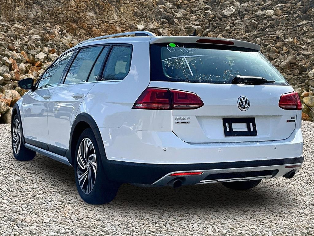 Used 2017 Volkswagen Golf Alltrack SE AWD/4WD image 11