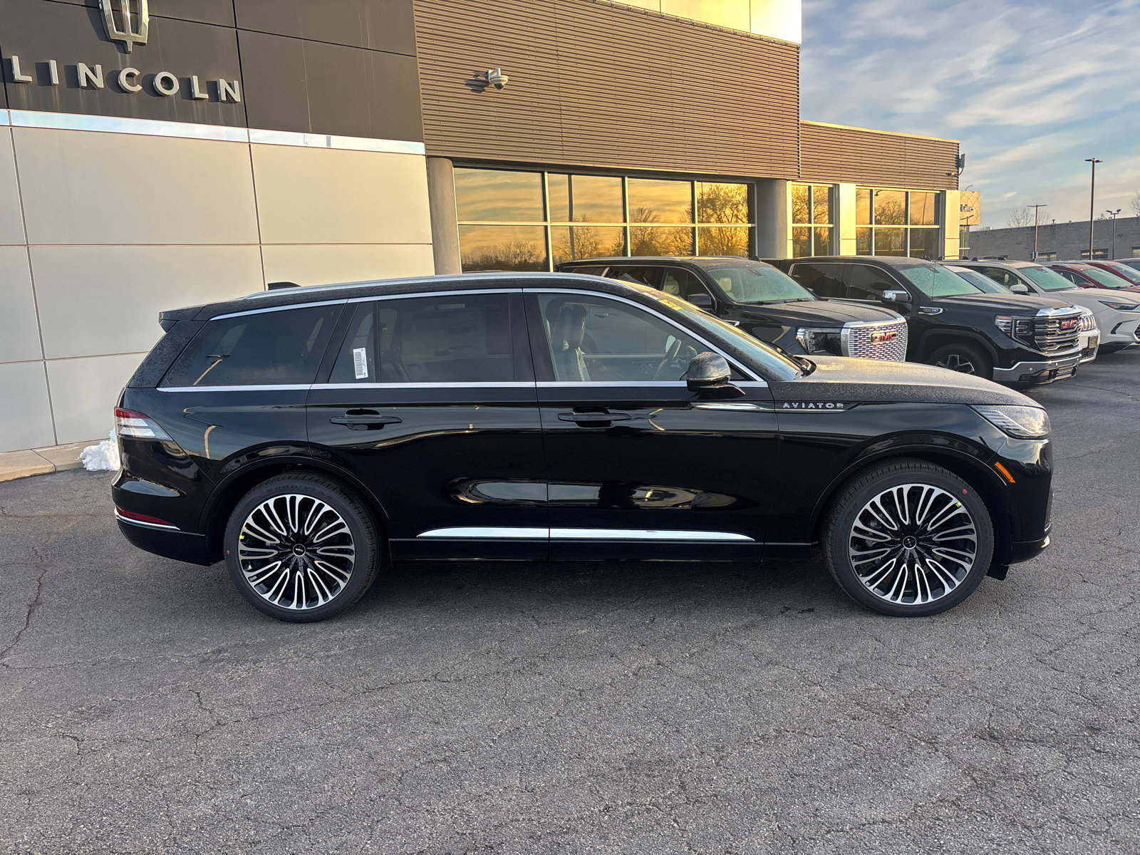 New 2026 Lincoln Aviator Black Label w/ Dynamic Handling Package image 8