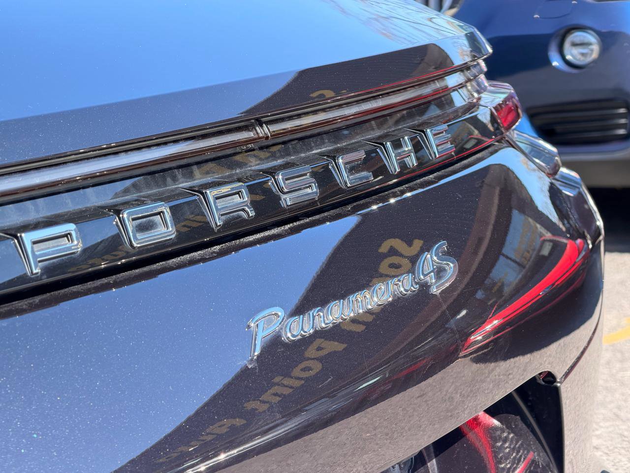 Used 2018 Porsche Panamera 4S image 10