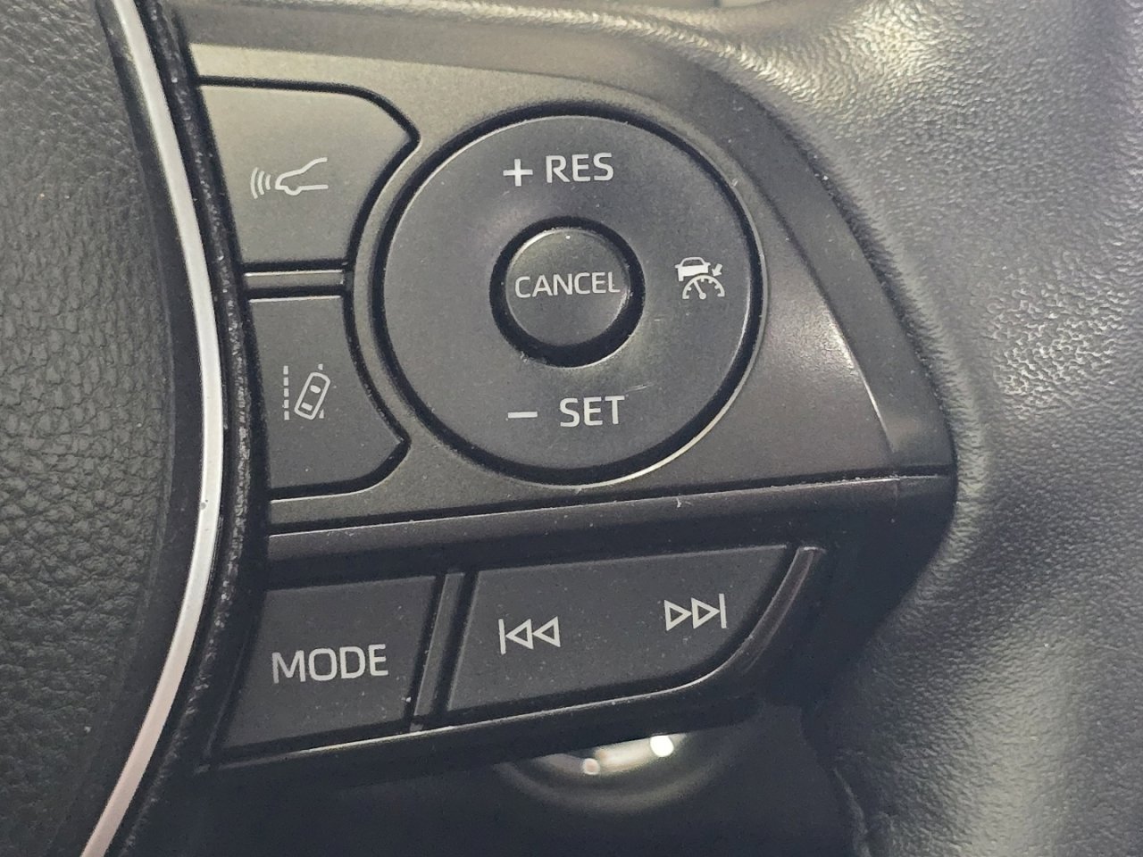 Certified 2020 Toyota RAV4 Limited image 36