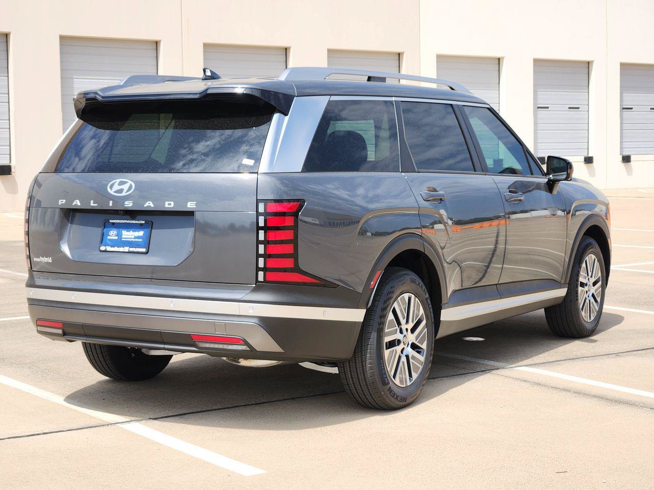 New 2027 Hyundai Palisade SEL Premium FWD image 4