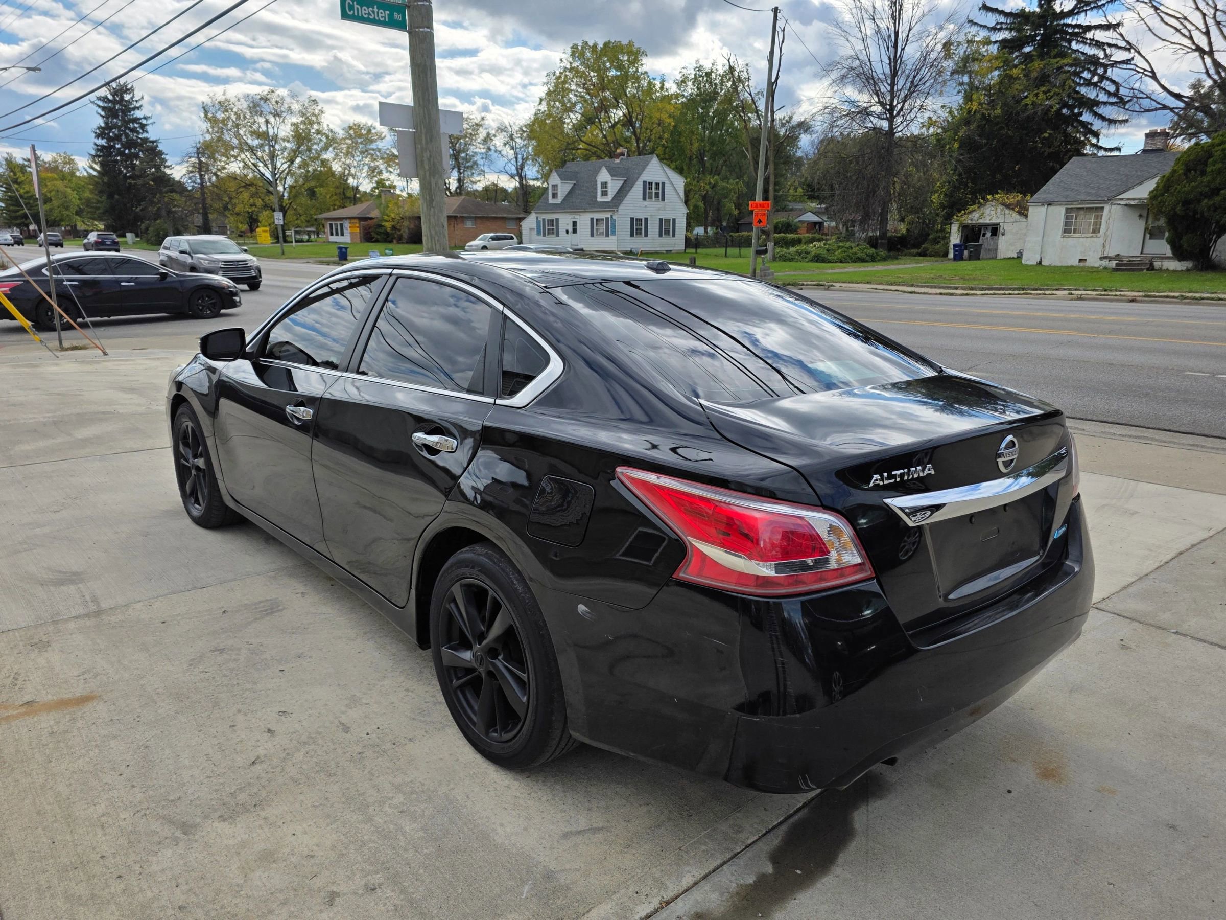 Used 2013 Nissan Altima 2.5 SL w/ Technology Pkg FWD image 5
