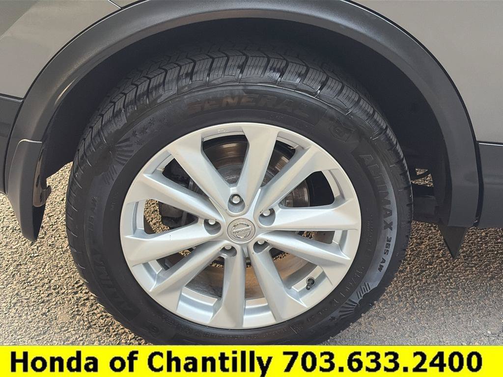 Used 2018 Nissan Rogue Sport S w/ S Appearance Package AWD/4WD image 27
