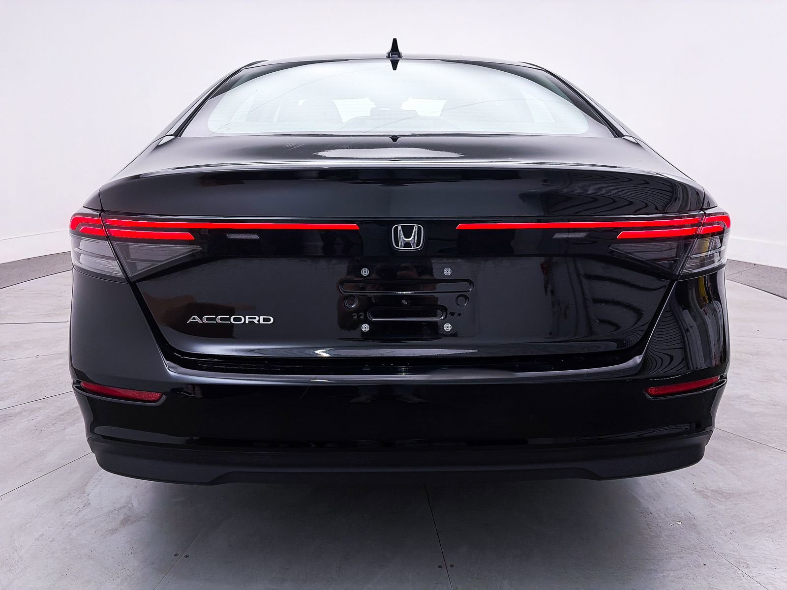 Used 2023 Honda Accord EX image 13