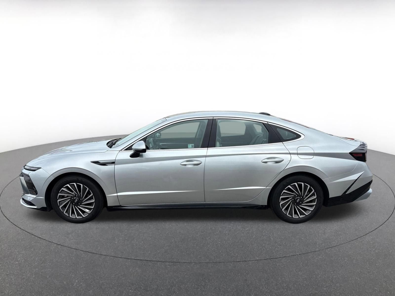 Used 2025 Hyundai Sonata SEL image 12