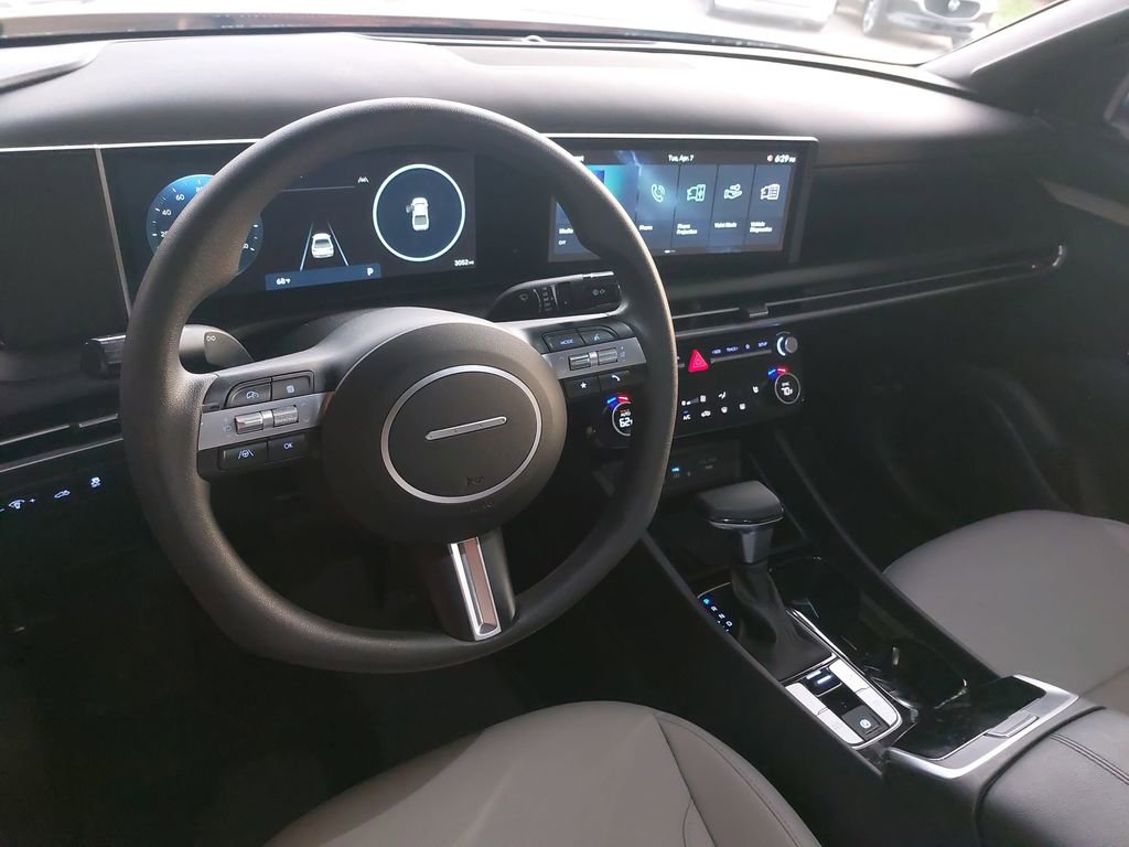 Certified 2025 Hyundai Santa Cruz SEL image 16