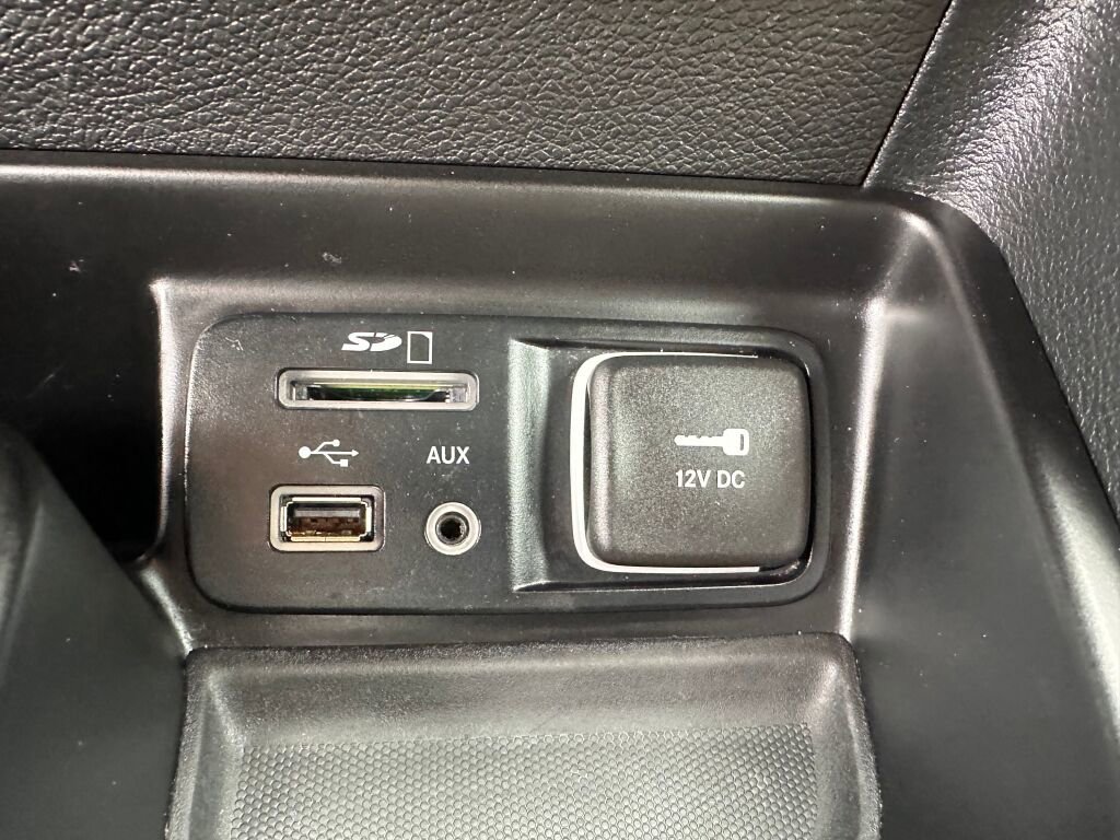 Used 2015 Jeep Cherokee Sport image 13