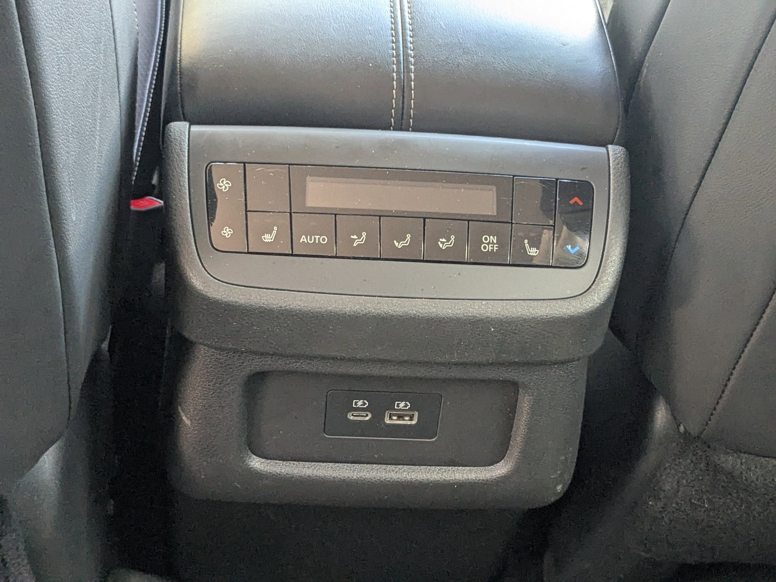 Used 2022 Nissan Pathfinder SL w/ SL Premium Package image 15