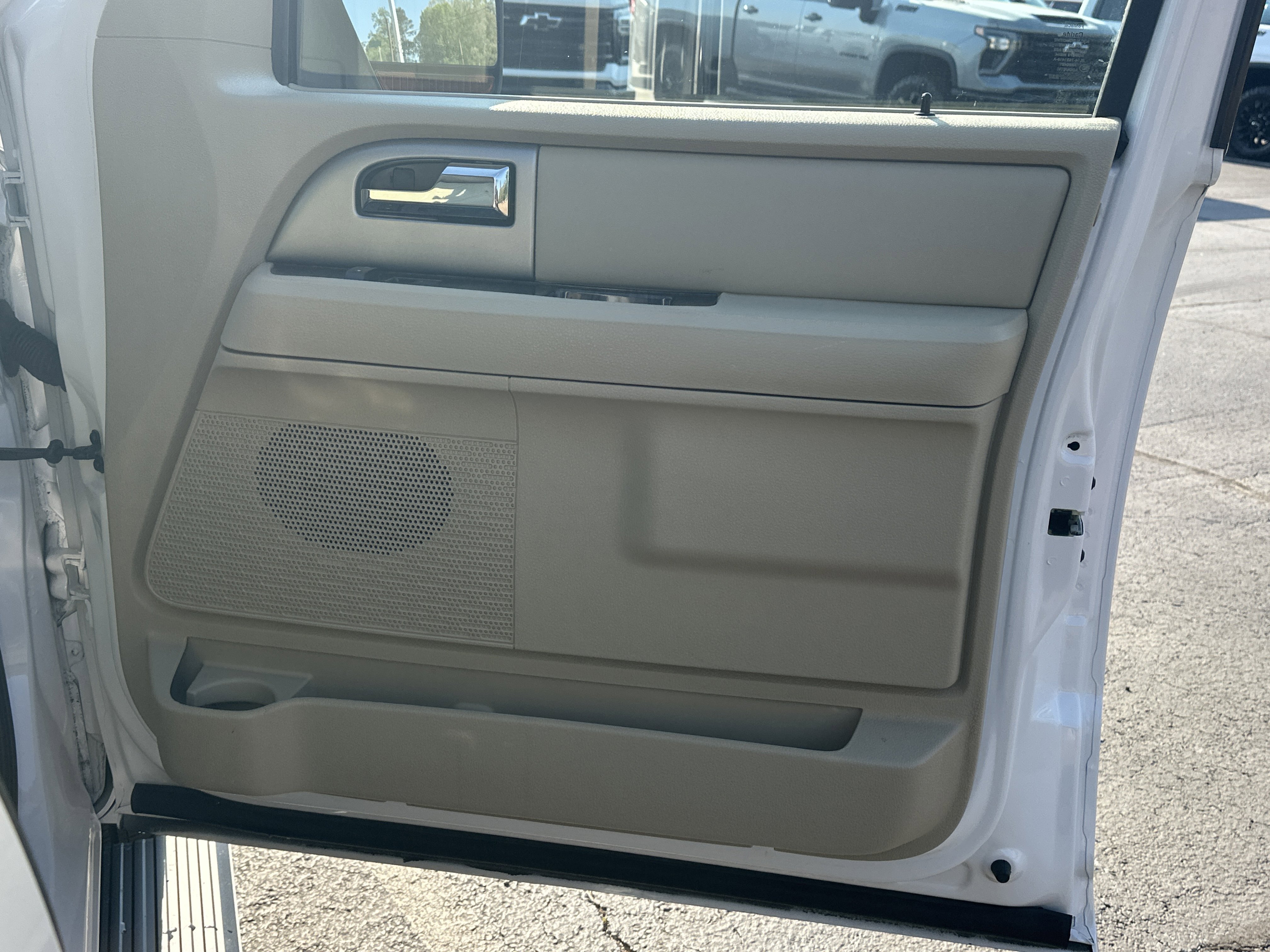 Used 2017 Ford Expedition Limited w/ Equipment Group 301A RWD image 15
