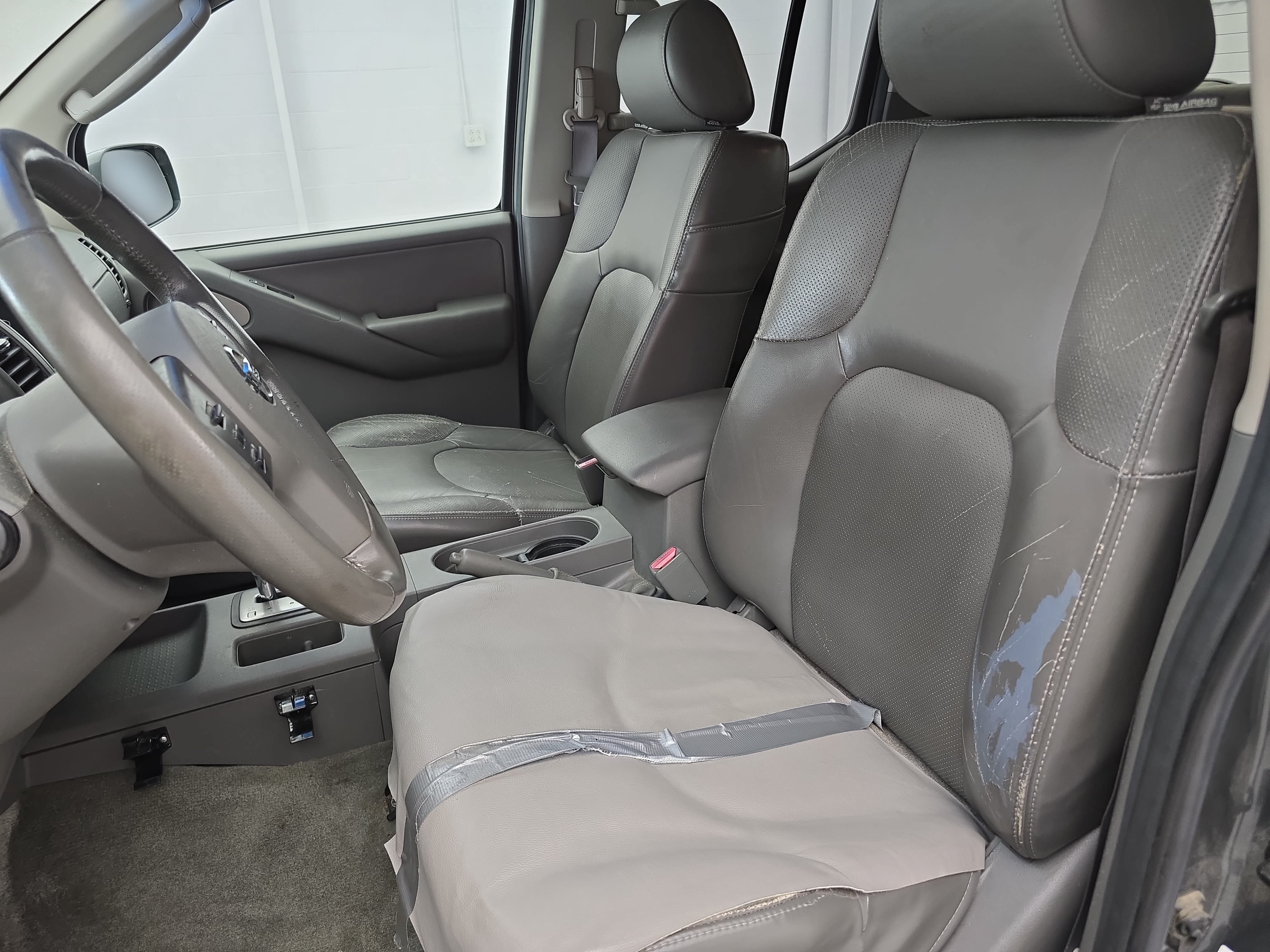 Used 2005 Nissan Frontier LE w/ (X01) Leather Pkg RWD image 14