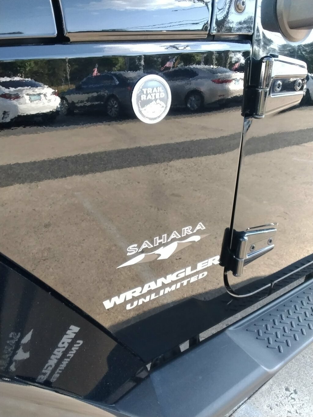 Used 2016 Jeep Wrangler Unlimited Sahara w/ Connectivity Group AWD/4WD image 23