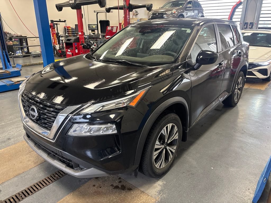 Used 2023 Nissan Rogue SV AWD/4WD image 2