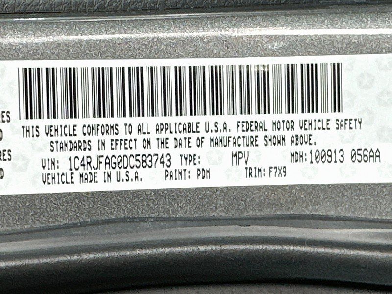 Used 2013 Jeep Grand Cherokee Laredo AWD/4WD image 30
