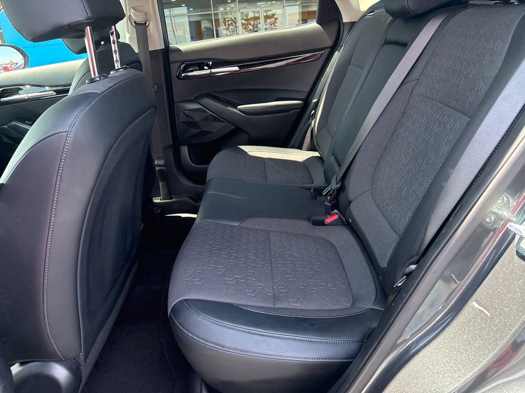 Used 2025 Kia Seltos S FWD image 27