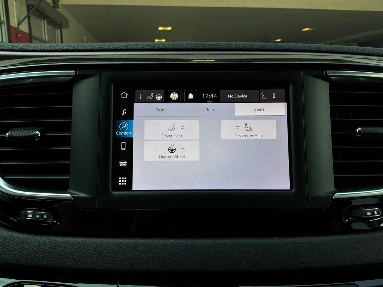 Used 2024 Chrysler Voyager LX FWD image 35