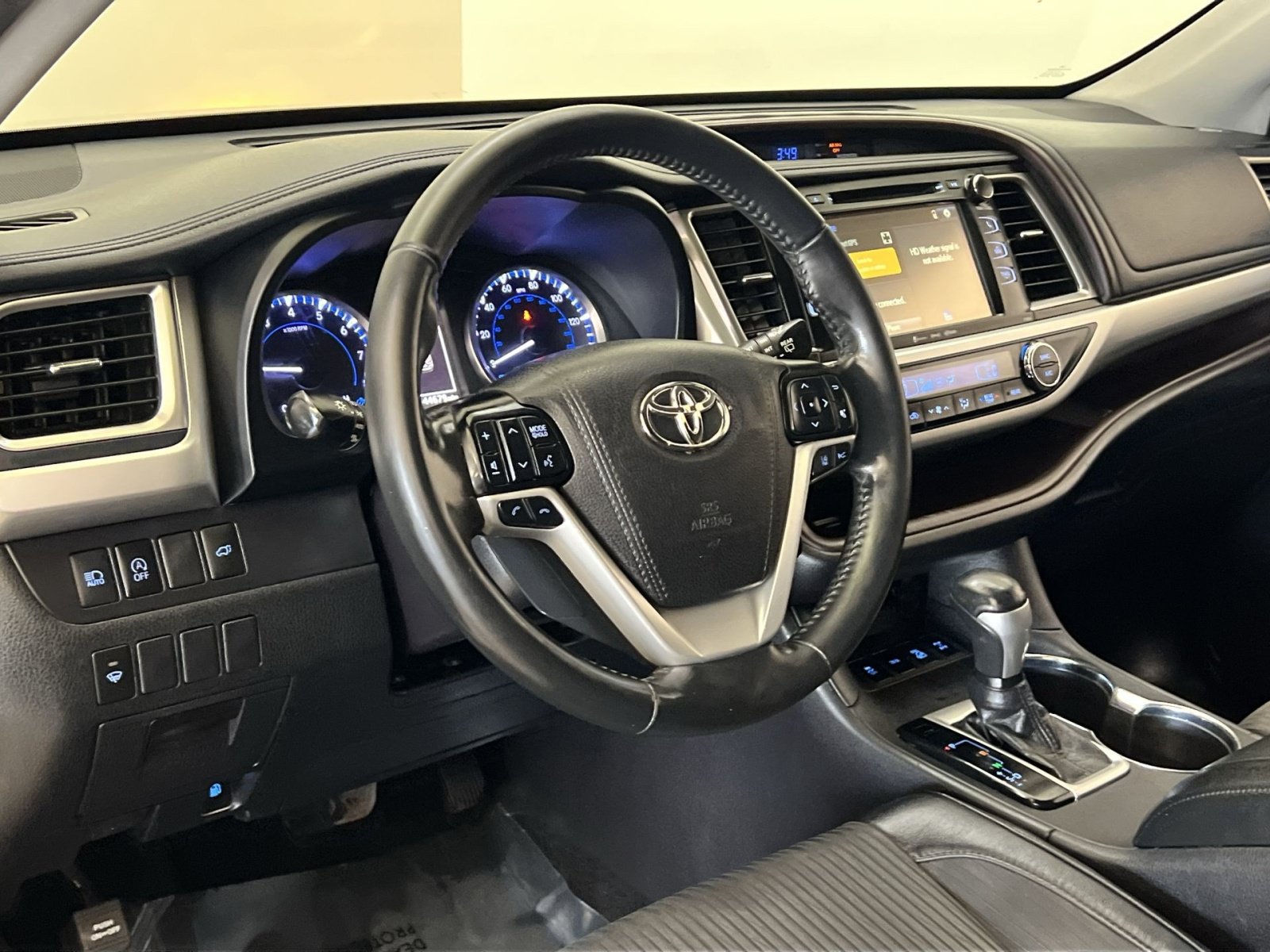 Used 2019 Toyota Highlander Plus AWD/4WD image 15