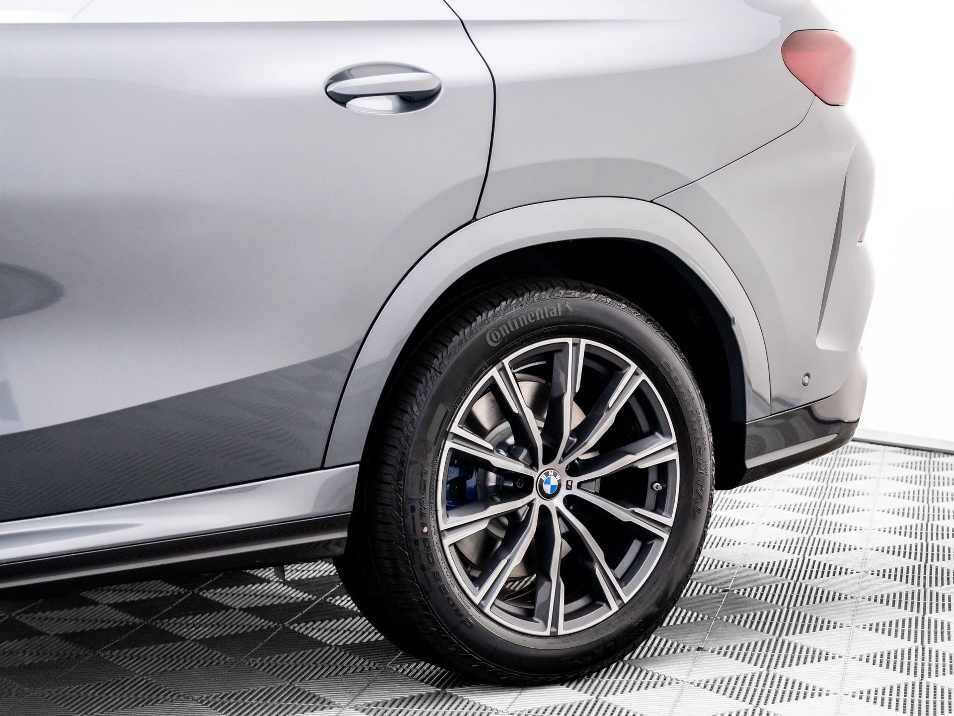 Used 2026 BMW X6 M60i AWD/4WD image 34