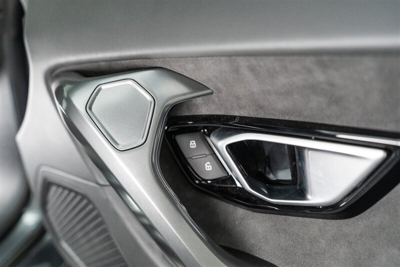 Used 2016 Lamborghini Huracan LP 580-2 RWD image 54
