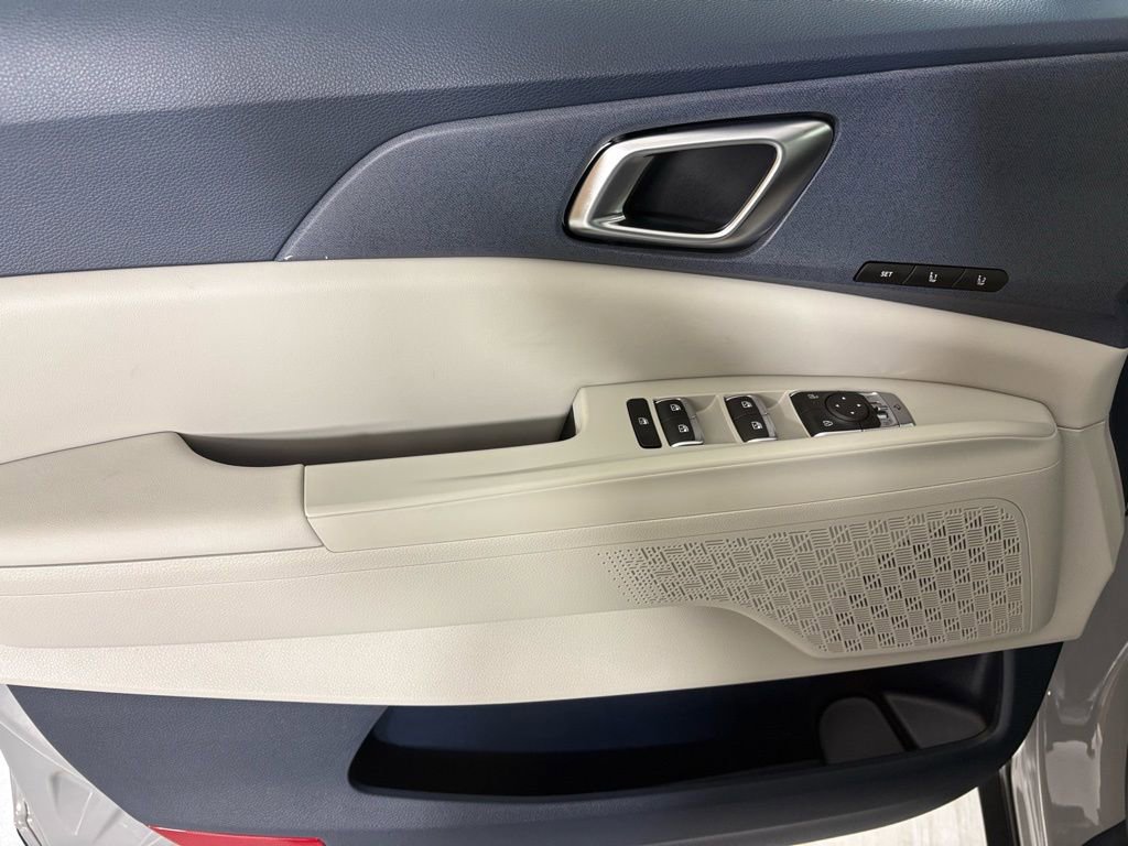 New 2026 Kia Carnival EX image 18