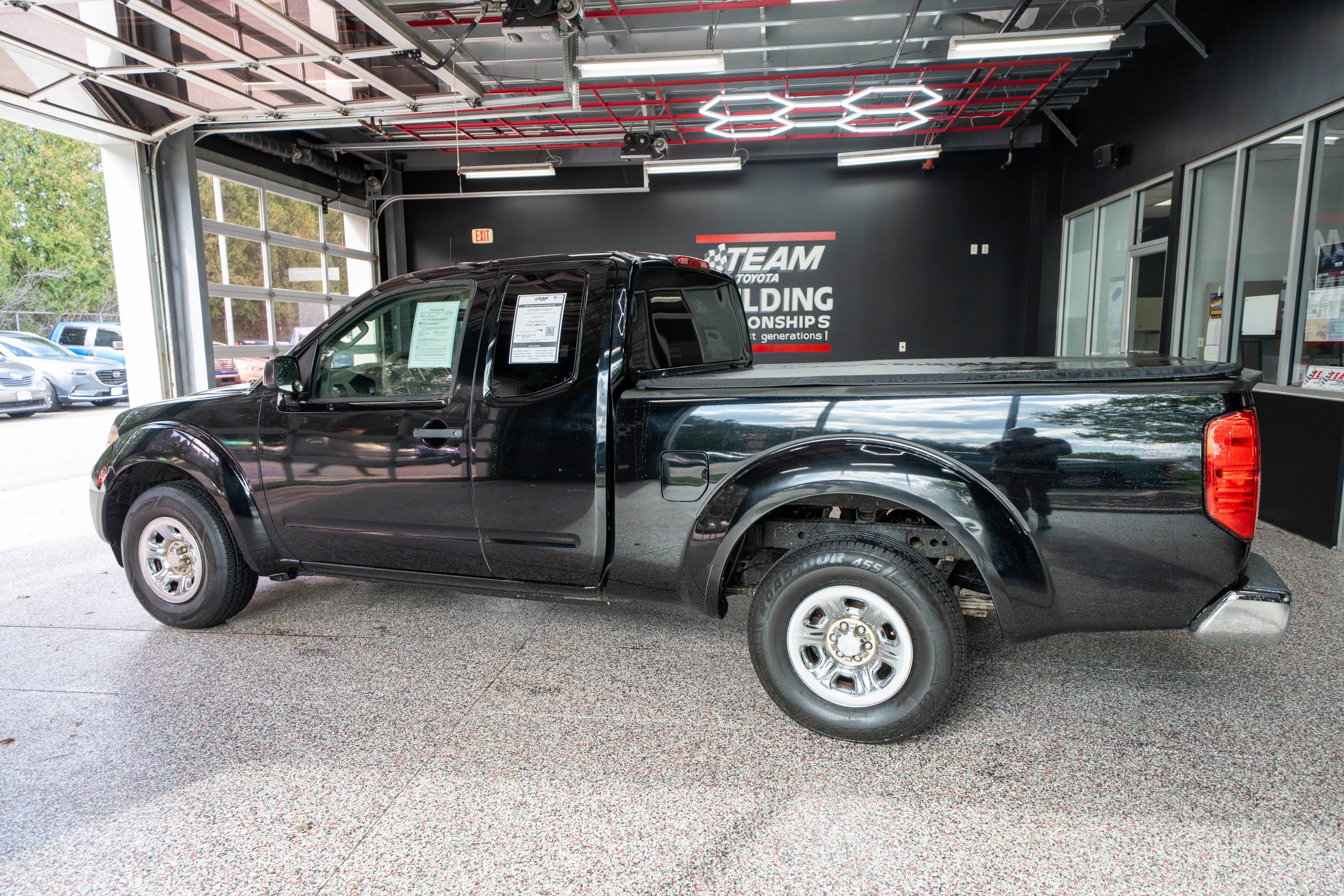 Used 2014 Nissan Frontier S image 2