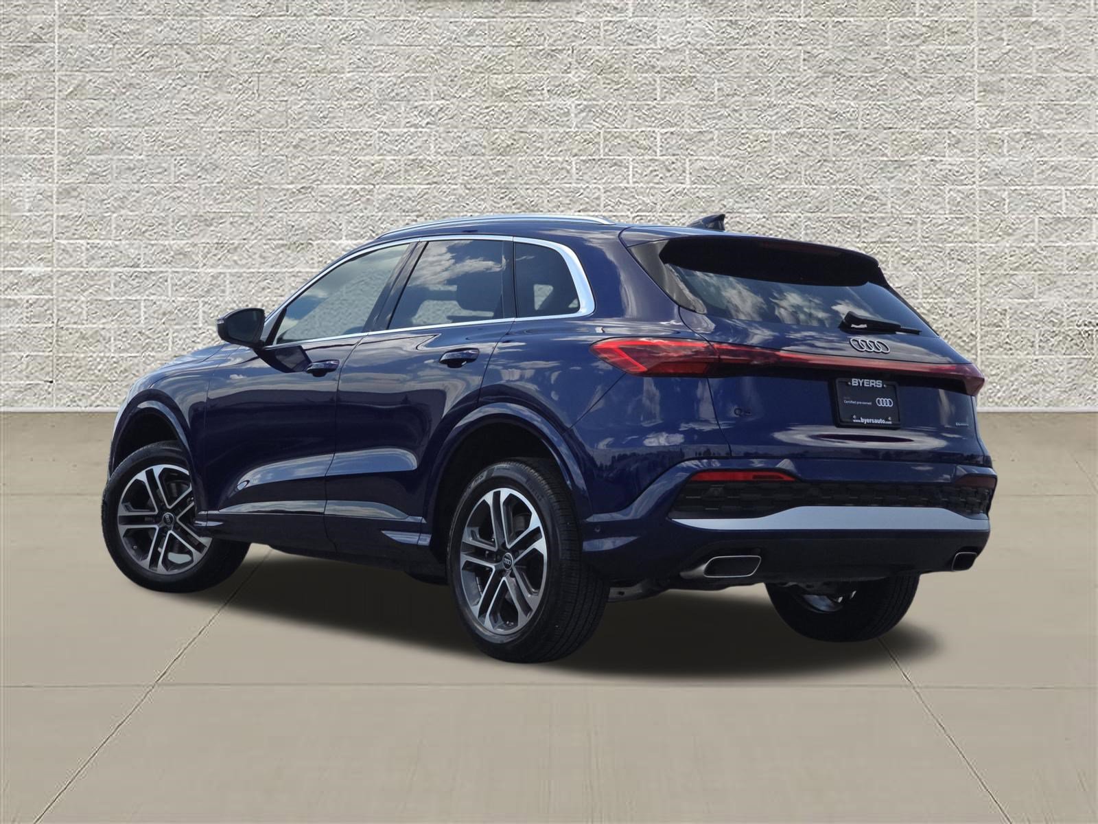 Certified 2025 Audi Q5 Premium w/ Convenience Package AWD/4WD image 5